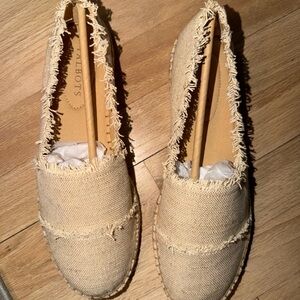 Talbots Women's Tan Frayed Espadrille Flats 8 NIB